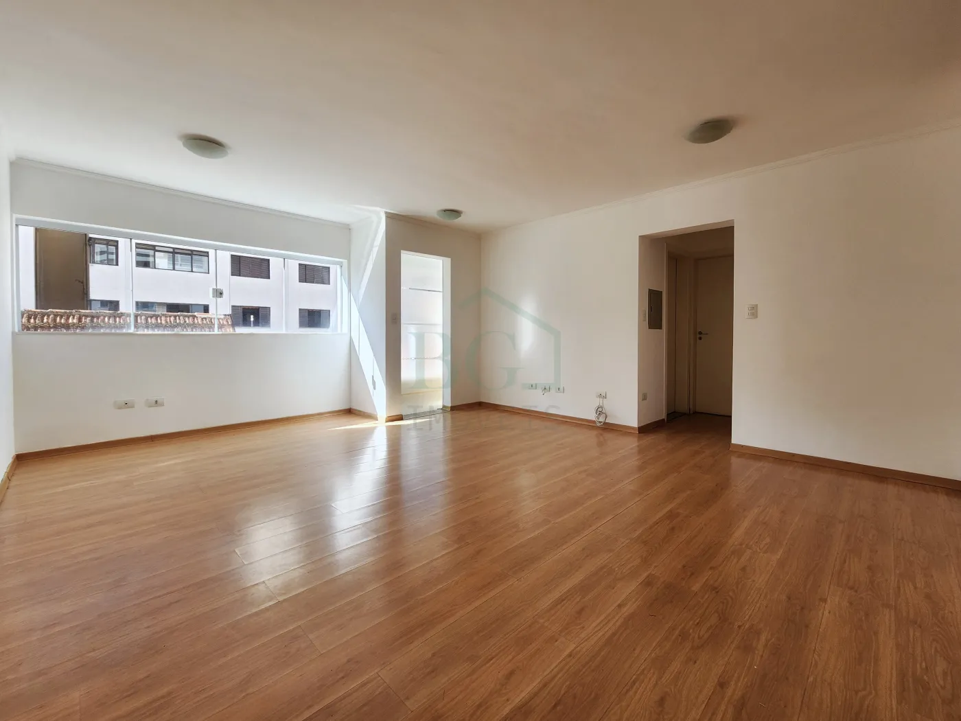 Apartamento para alugar com 2 quartos, 141m² - Foto 2