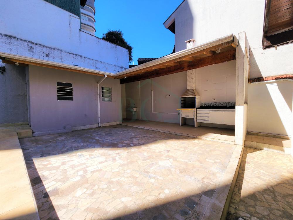 Casa para alugar com 3 quartos, 340m² - Foto 20