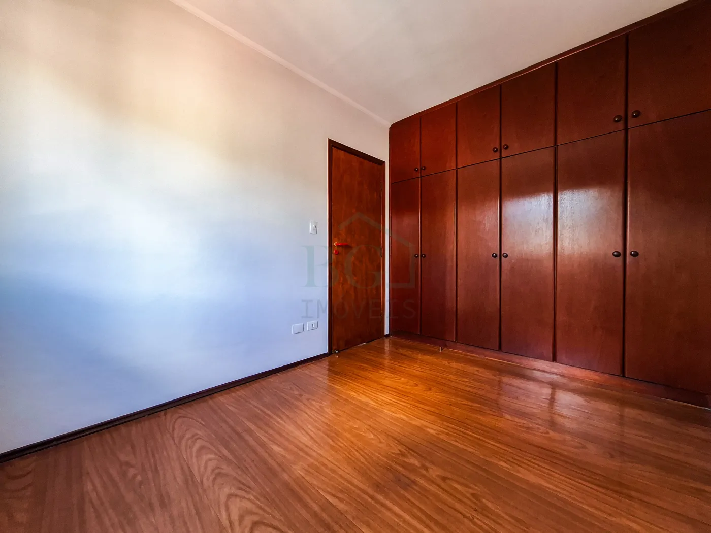 Apartamento para alugar com 2 quartos, 125m² - Foto 12