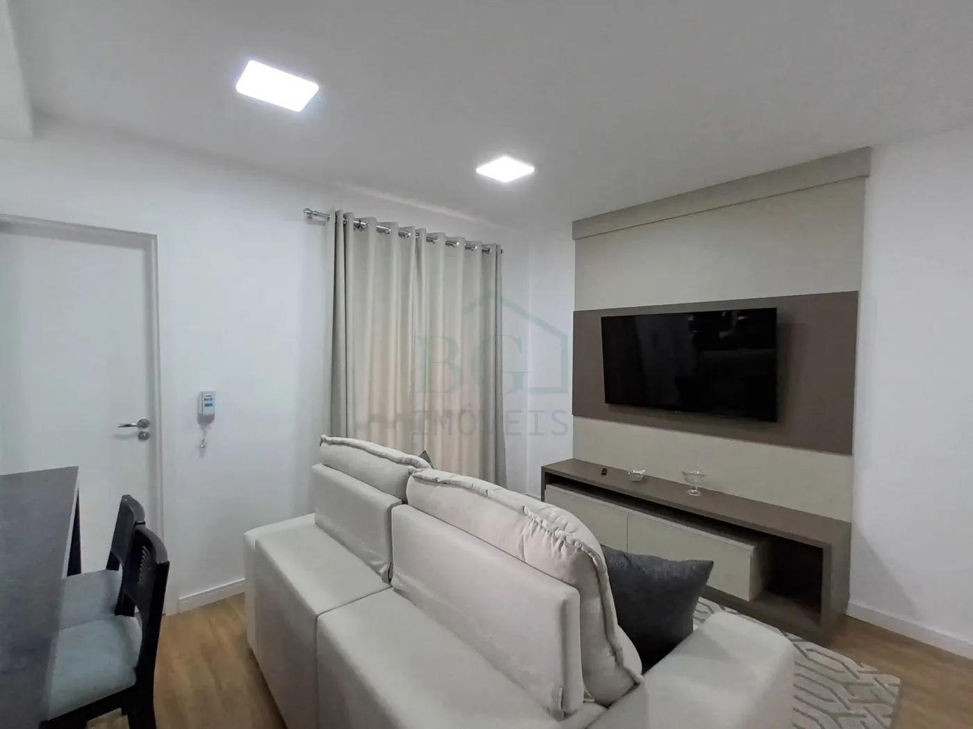 Apartamento à venda com 2 quartos, 69m² - Foto 2