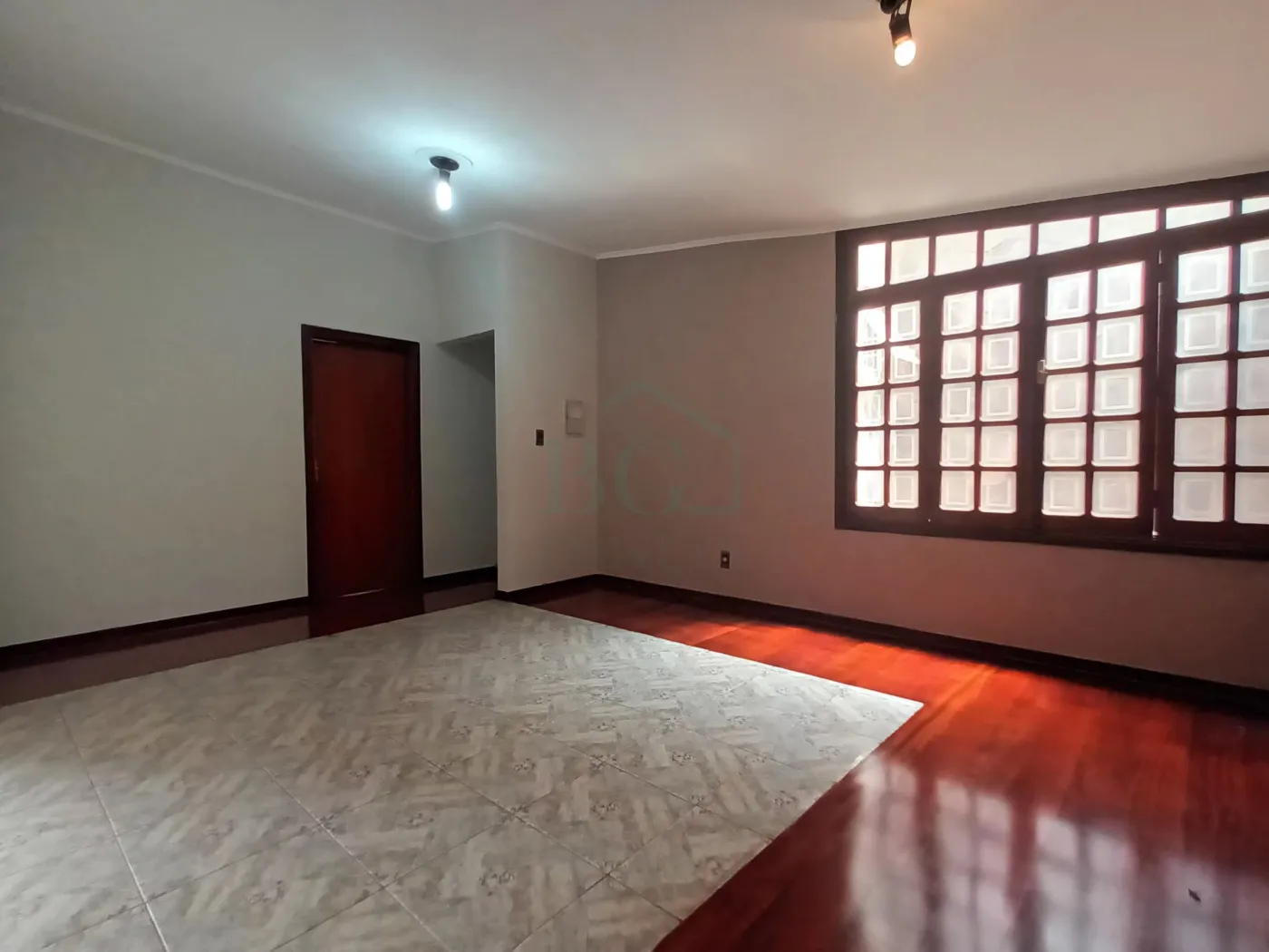 Casa à venda com 2 quartos, 130m² - Foto 4