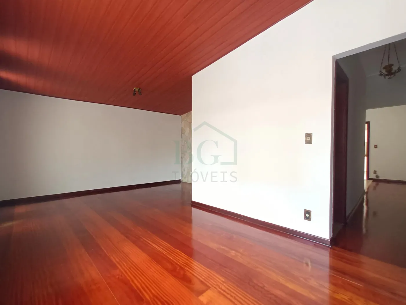 Casa à venda com 2 quartos, 130m² - Foto 3