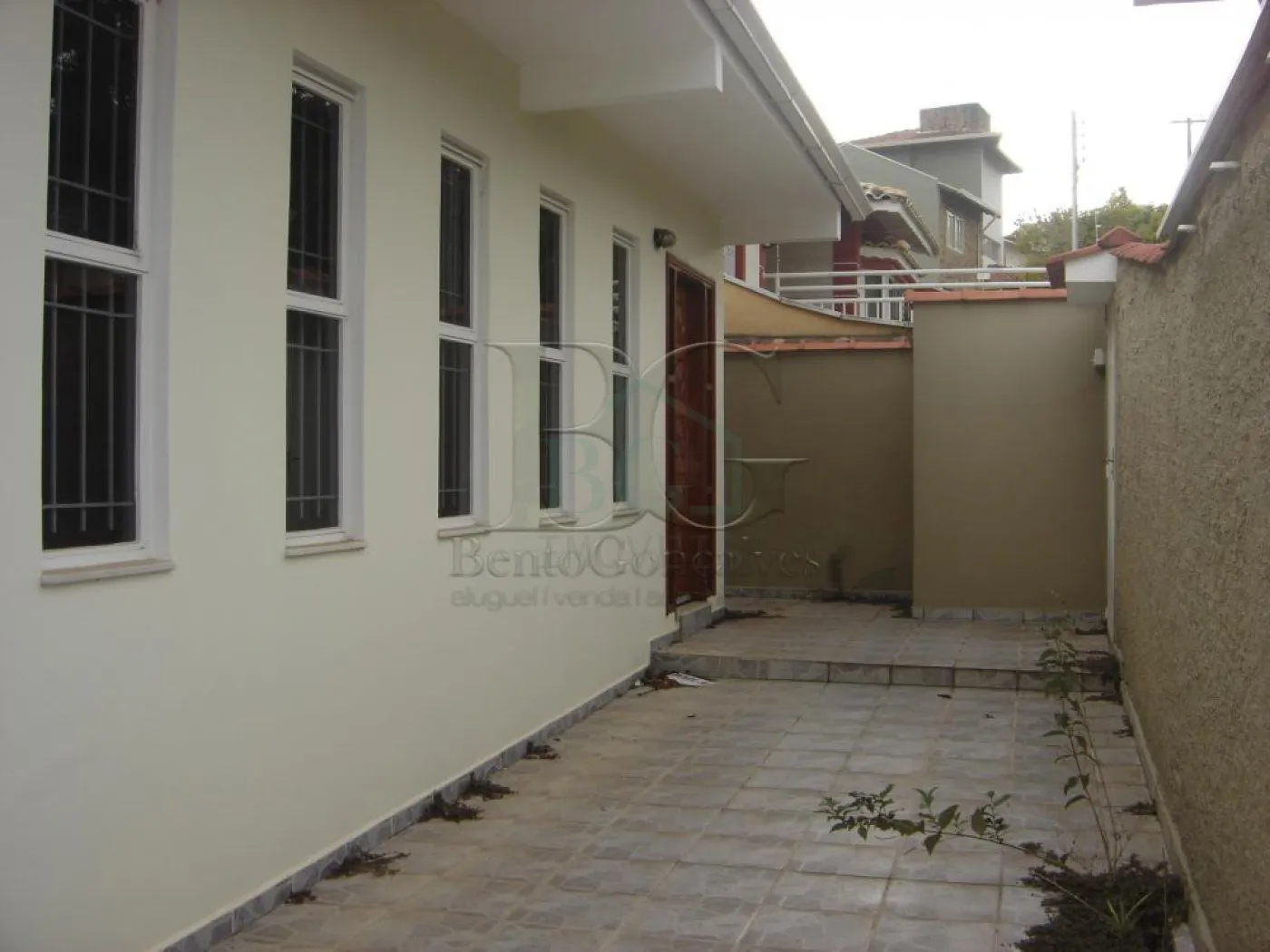 Casa à venda com 3 quartos, 230m² - Foto 3