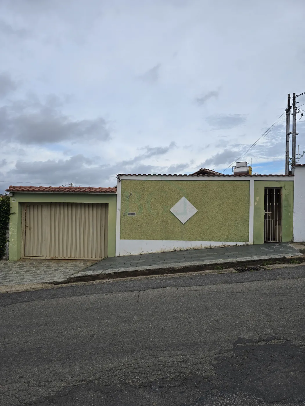 Casa à venda com 2 quartos, 100m² - Foto 2