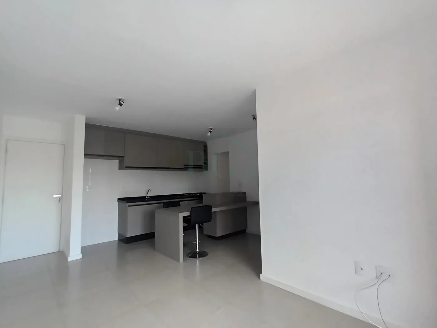 Apartamento à venda com 2 quartos, 64m² - Foto 5