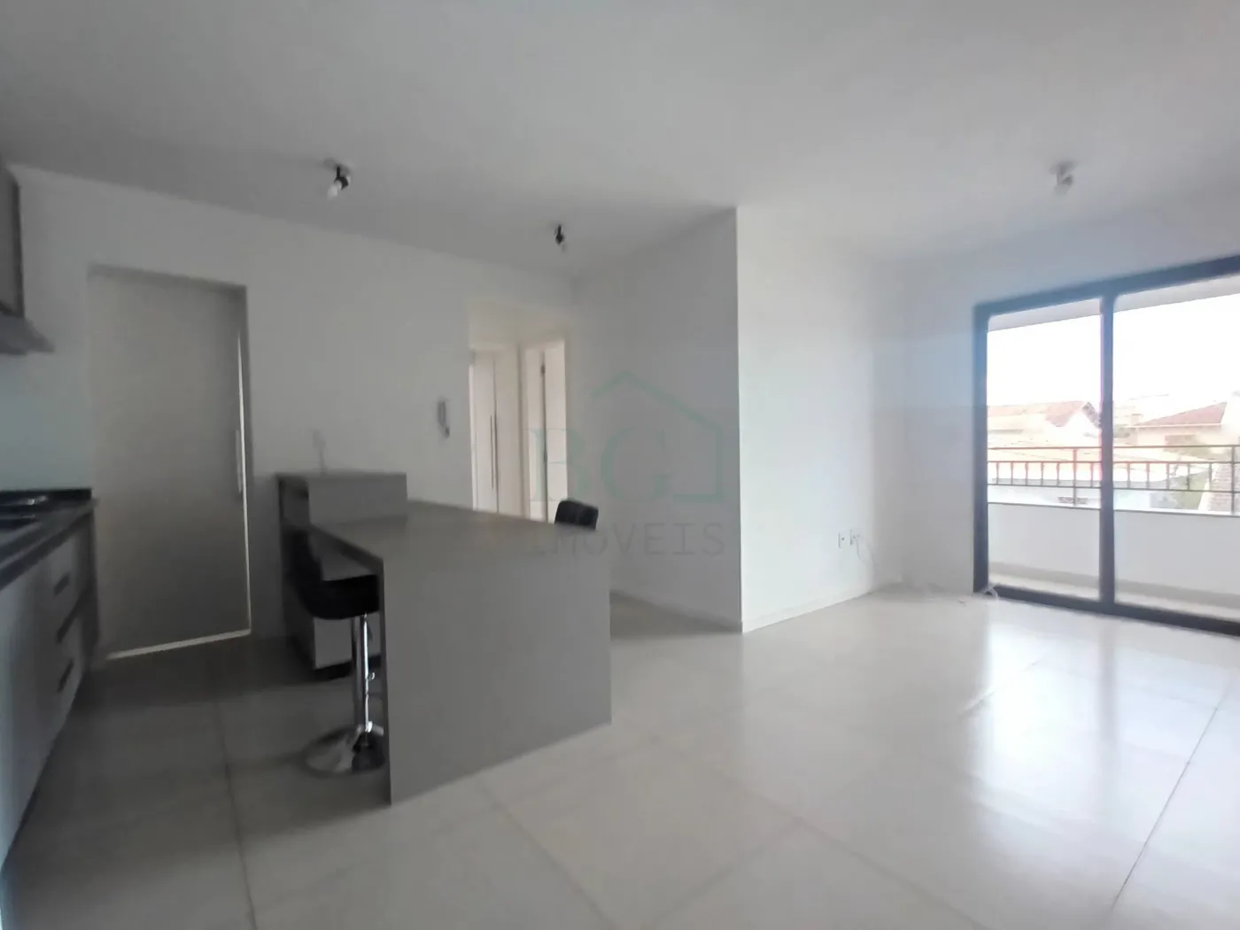 Apartamento à venda com 2 quartos, 64m² - Foto 3