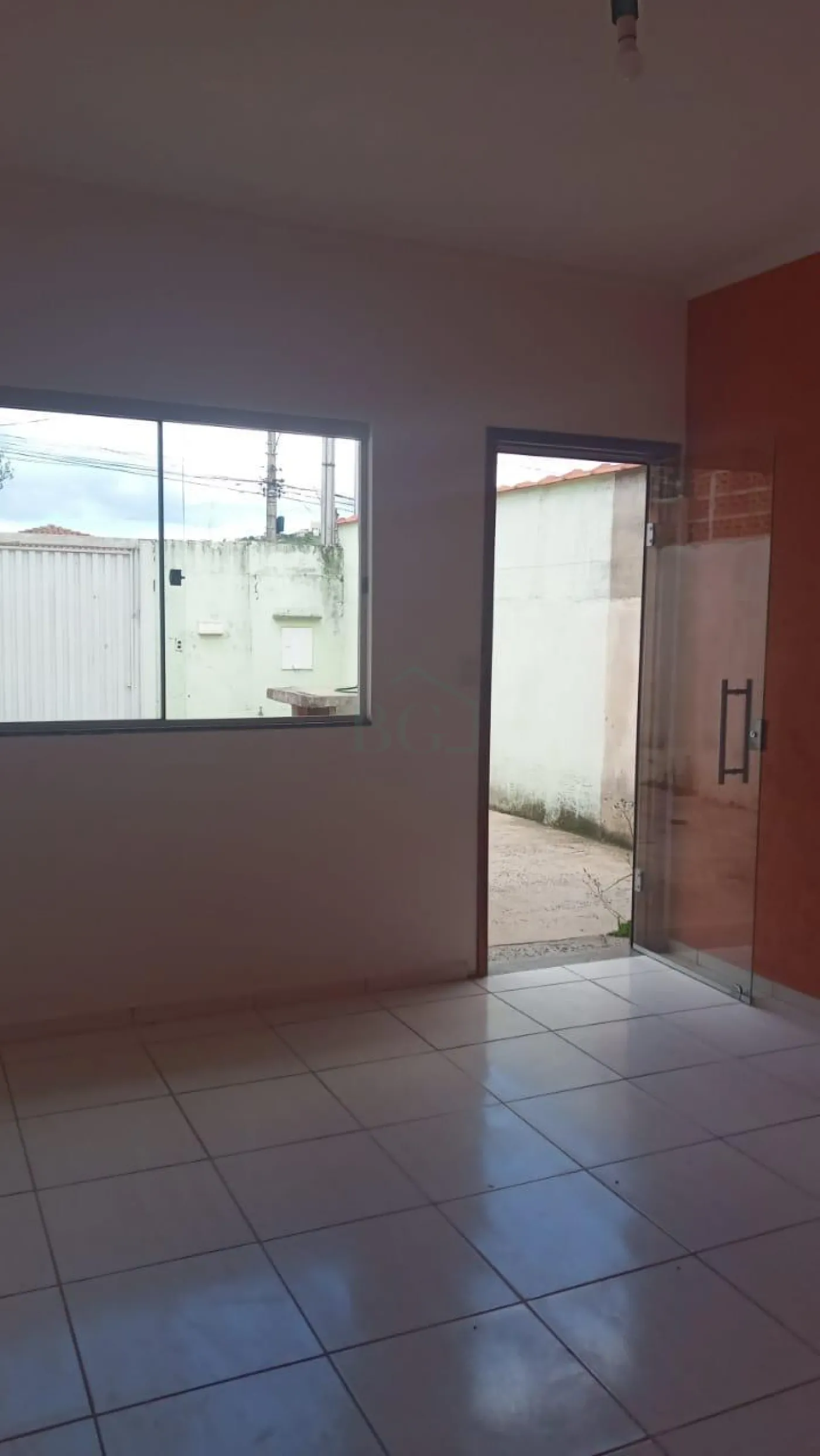 Casa à venda com 2 quartos, 68m² - Foto 3