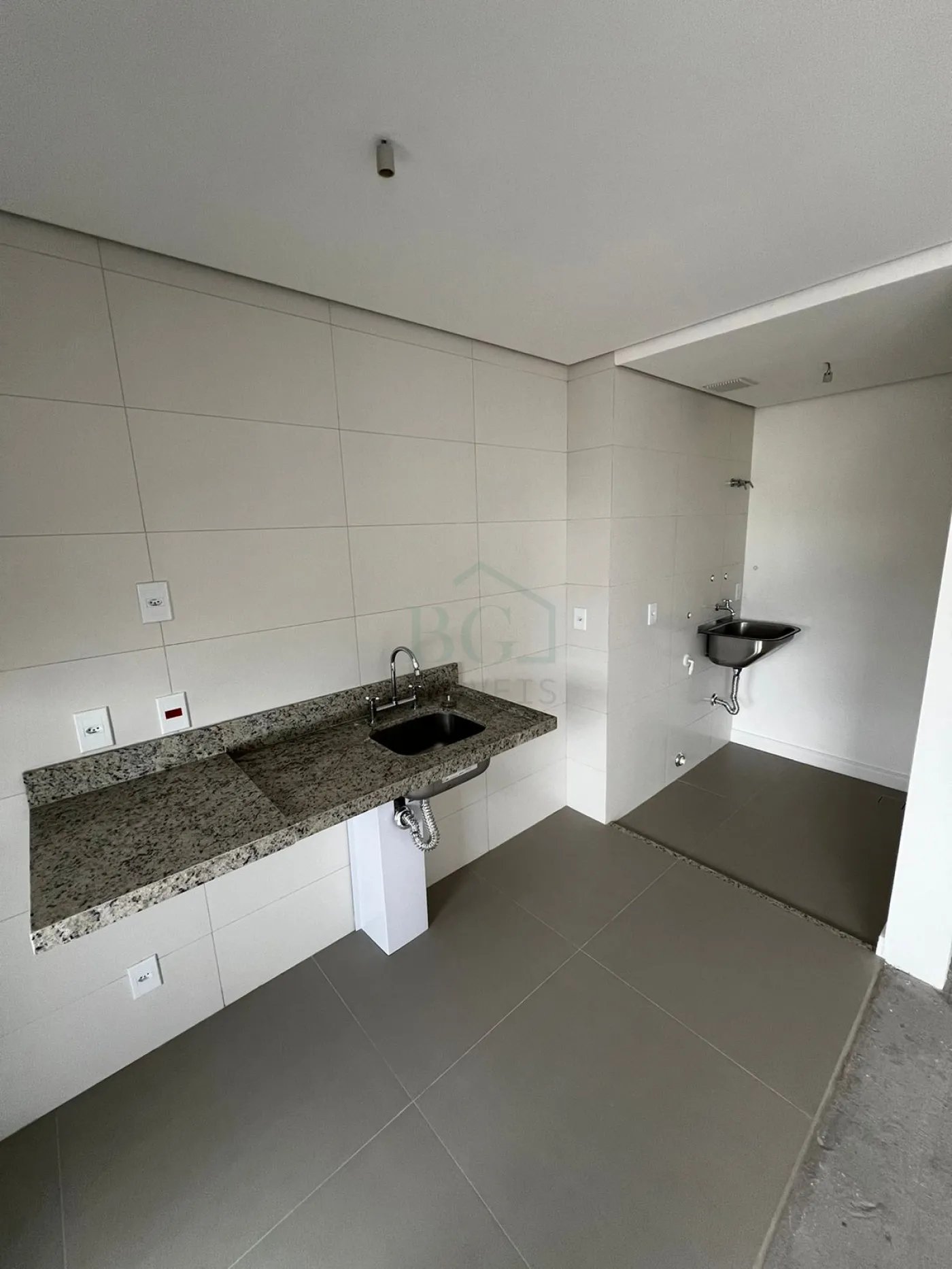 Apartamento à venda com 2 quartos, 76m² - Foto 9