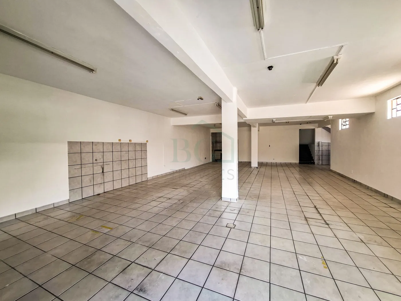 Loja-Salão para alugar, 189m² - Foto 2