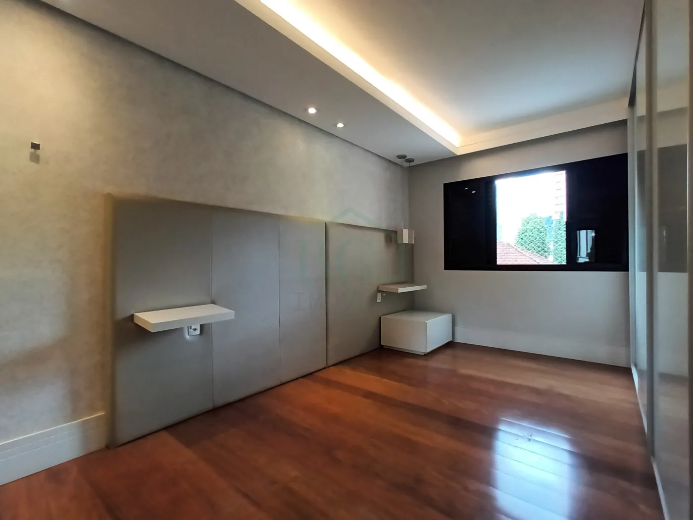 Apartamento à venda com 4 quartos, 217m² - Foto 11