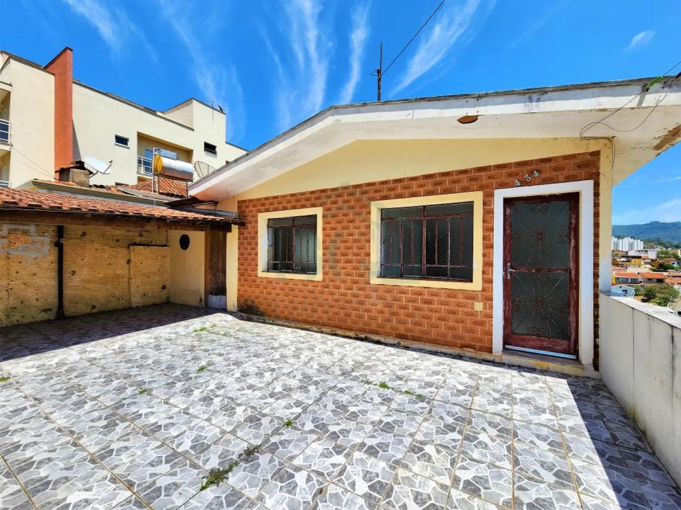 Casa à venda com 4 quartos, 264m² - Foto 2