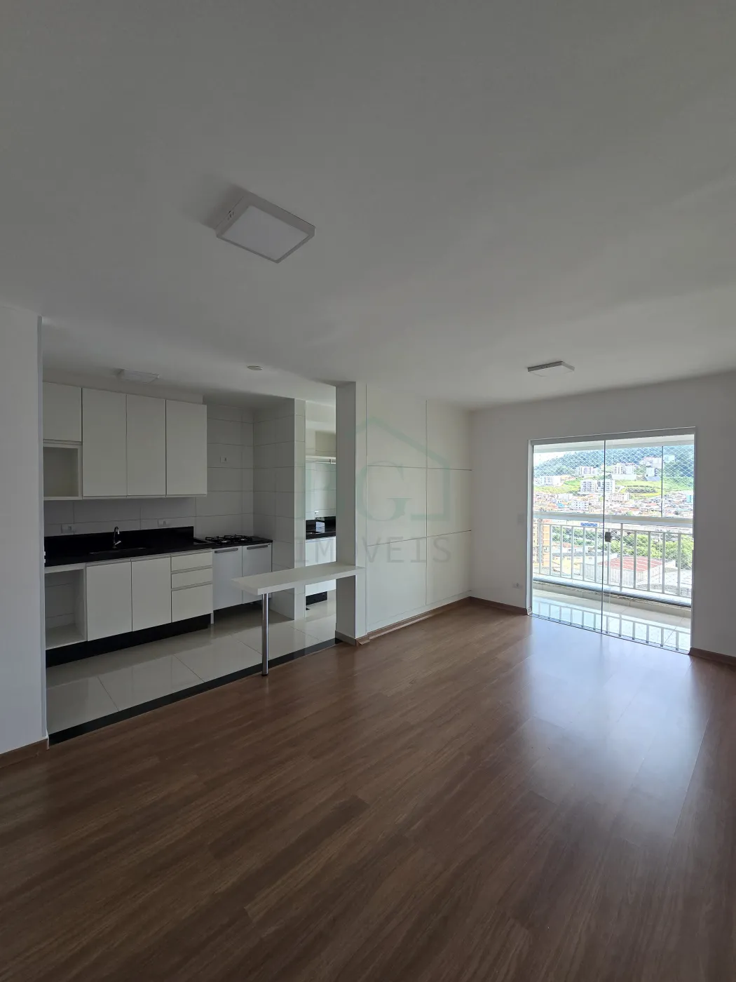 Apartamento à venda com 2 quartos, 77m² - Foto 4