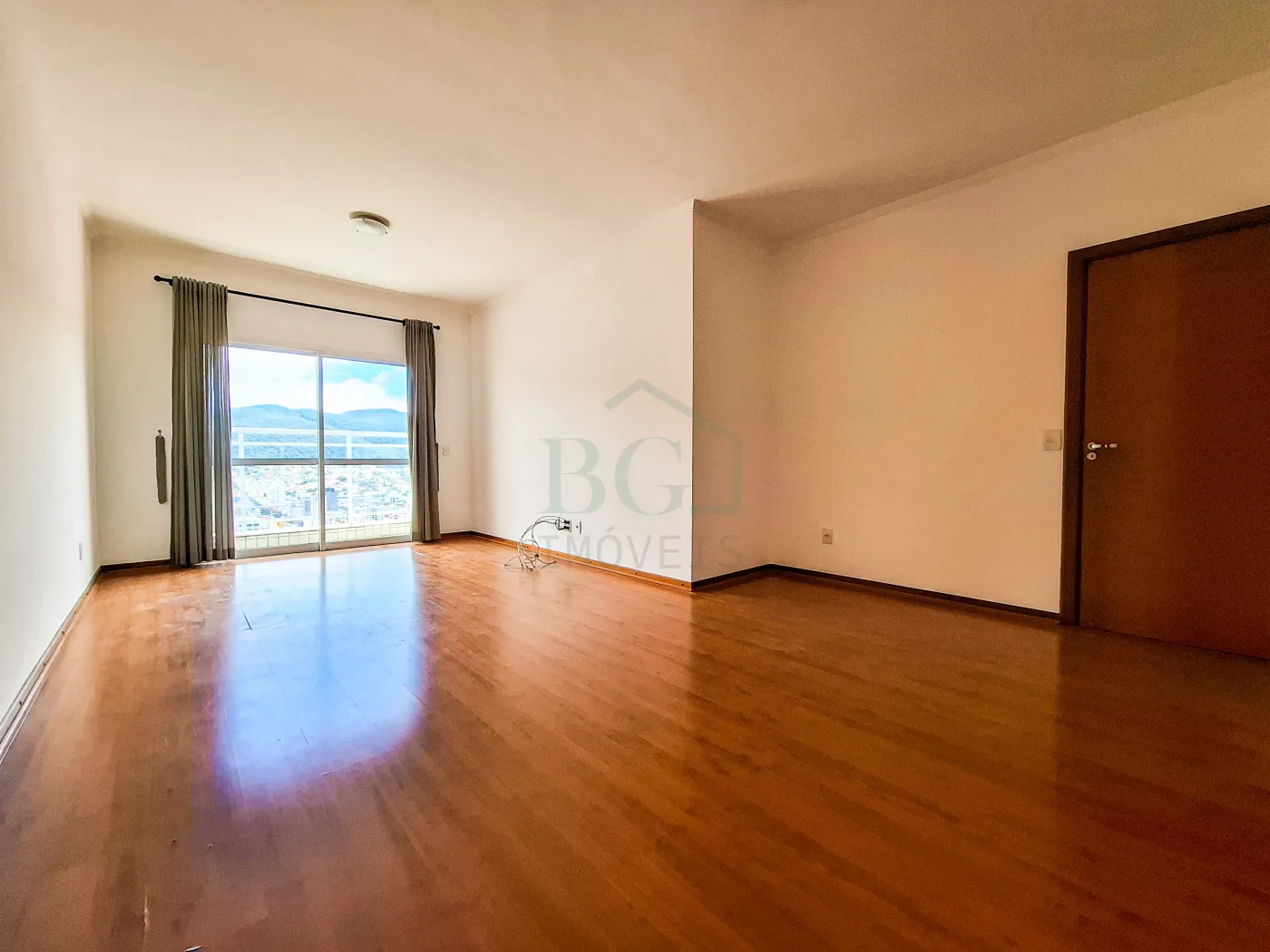 Apartamento para alugar com 3 quartos, 215m² - Foto 4