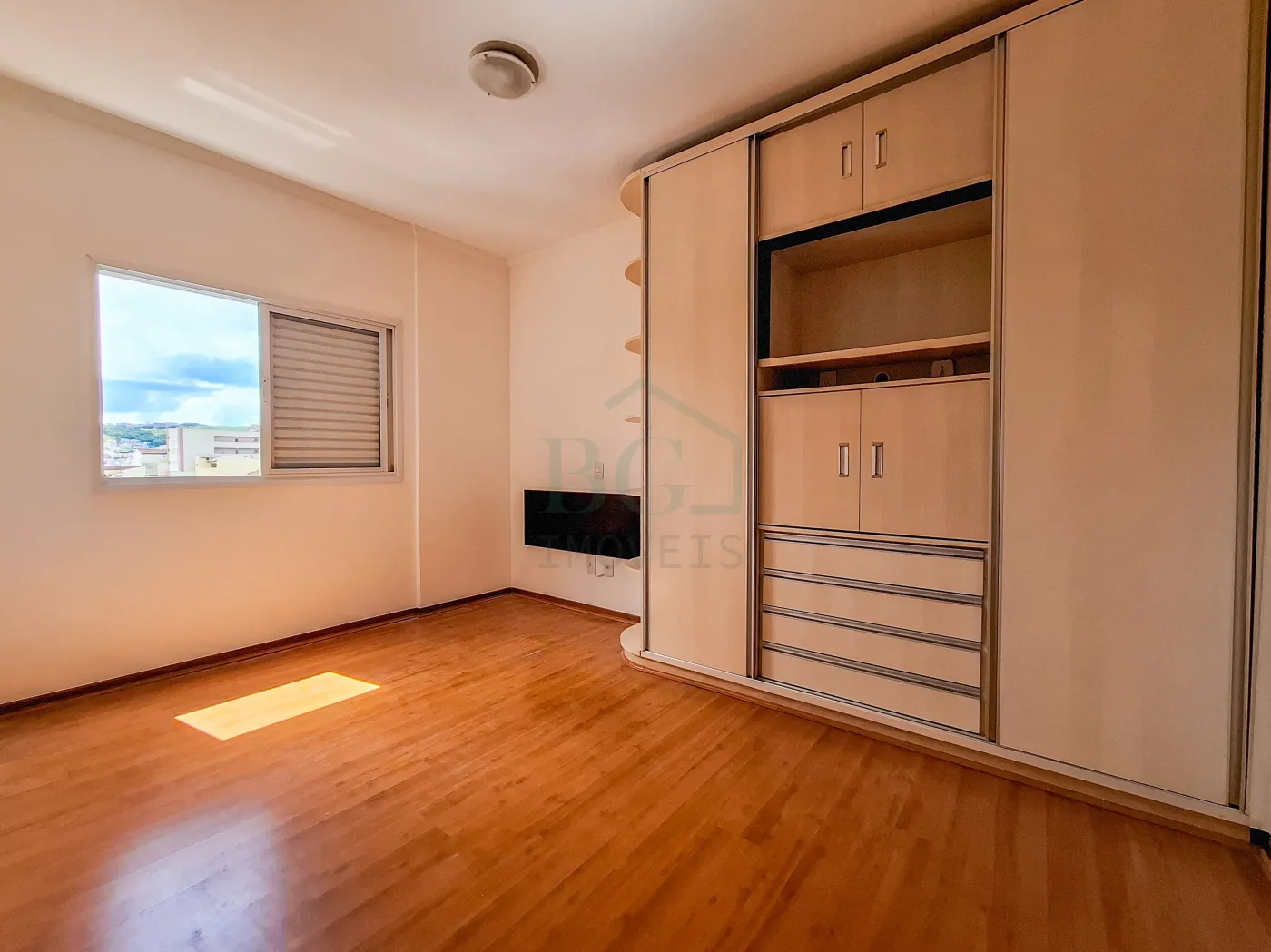 Apartamento para alugar com 3 quartos, 215m² - Foto 13